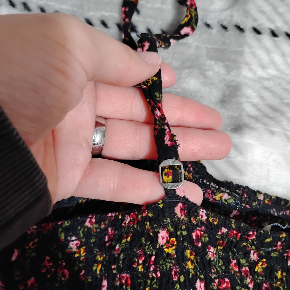 🔴4 For $25🔴 Floral Black and Pink Camisole Top - Picture 7 of 7